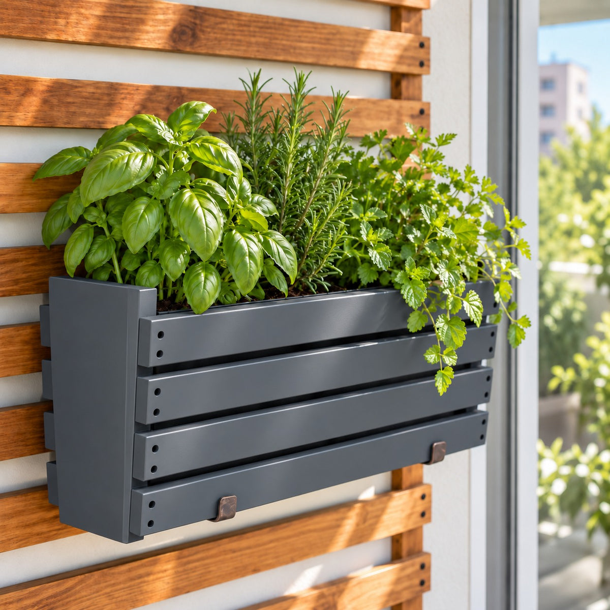 Macetero de madera Tekun Elite para pared y balcón, con autorriego Hidrocapture, color gris, con plantas – Artecultivos